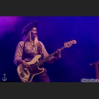 Rockharz_2018_Mr_Hurley_&_Die_Pulveraffen_03.jpg